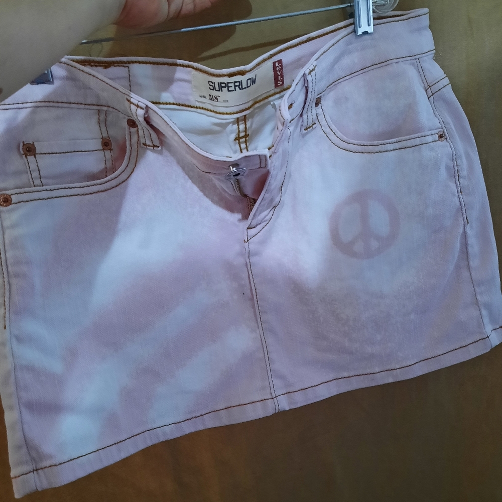Junior's Levi's Custom Bleached Pink Jean Skirt sz 9 - Picture 9 of 11